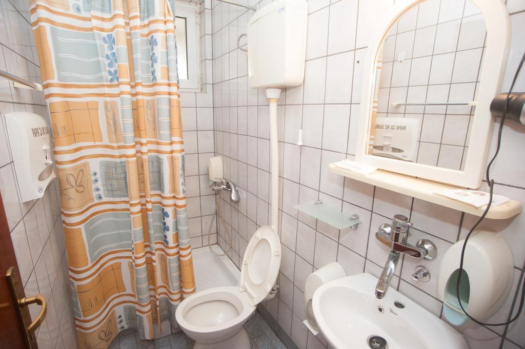 Hotel Extra Lion Md Ниш Екстер'єр фото